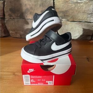 NIB/New Baby Nike Court Legacy 6c